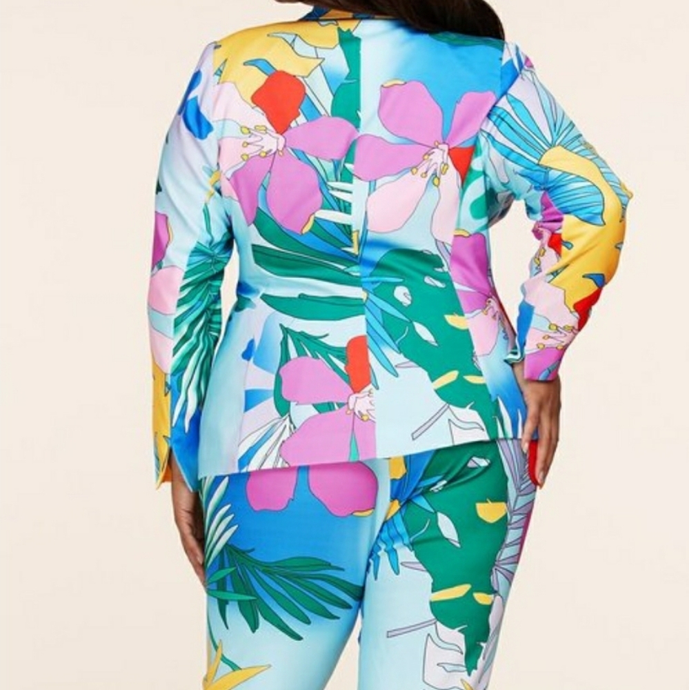 Floral Print Pantsuit - Picture 3 of 7